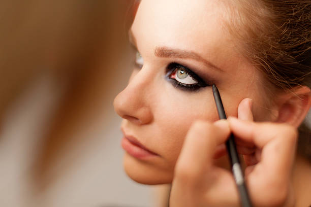 Transform Your Look with this Quick and Easy 5-Minute Smokey Eye Tutorial.